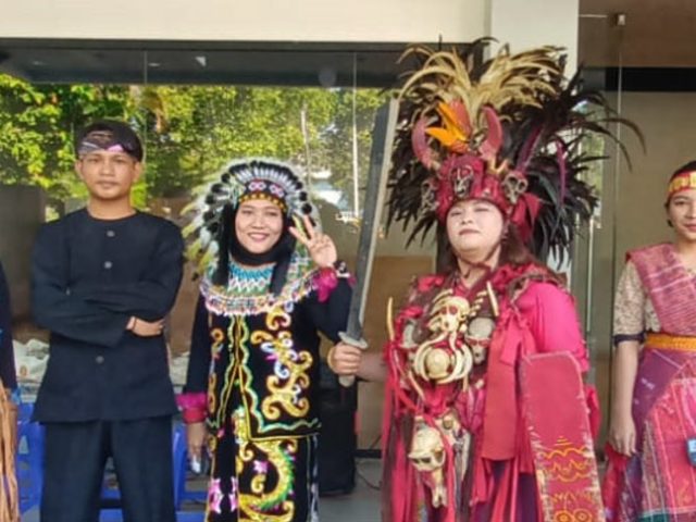 Kartini Day Commemoration Ceremony Held in Traditional Costumes